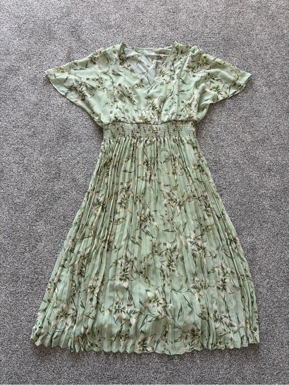 Taylor Mint Green Floral Pleated Midi Dress